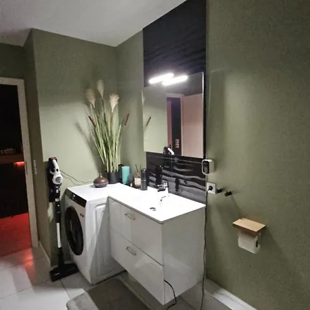 Superbe Dans Un Quartier Neuf Et Calme *