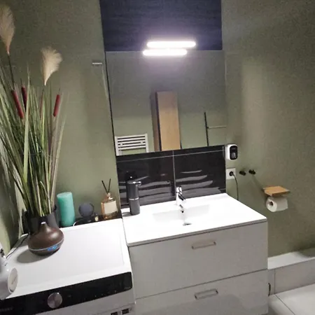 Apartment Superbe Dans Un Quartier Neuf Et Calme *